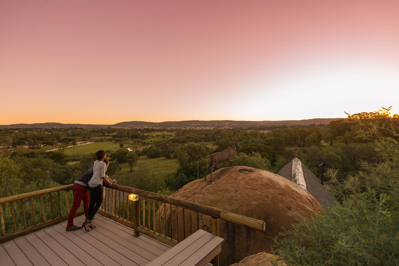Amadwala Lodge Roodepoort Eksteriør bilde